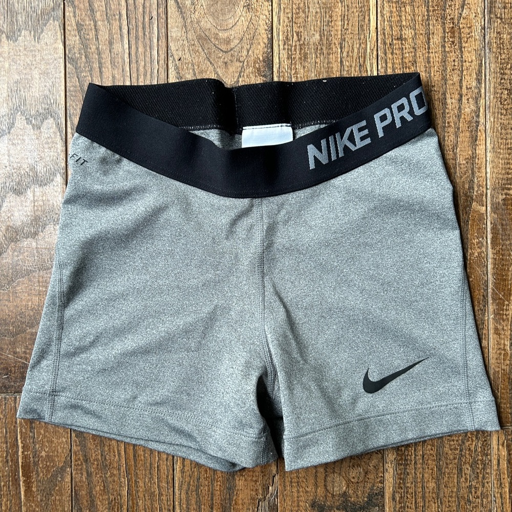 EUC Women’s Grey Nike DriFit Shorts Sz S